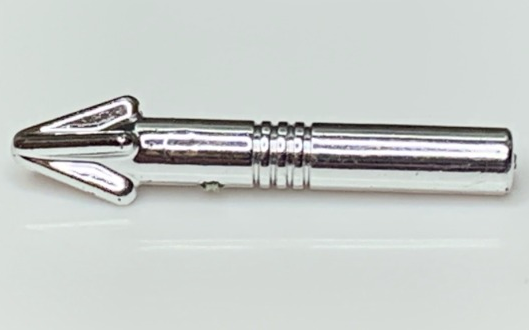 Display of LEGO part no. 57467a Minifigure, Weapon Harpoon, Grooves in Shaft  which is a Chrome Silver Minifigure, Weapon Harpoon, Grooves in Shaft 