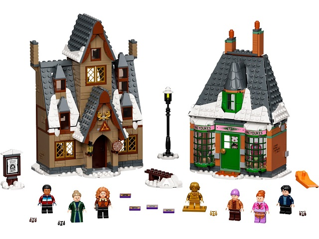 Display for LEGO Harry Potter Hogsmeade Village Visit 76388