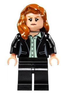 Display of LEGO Super Heroes Lois Lane, Black Suit